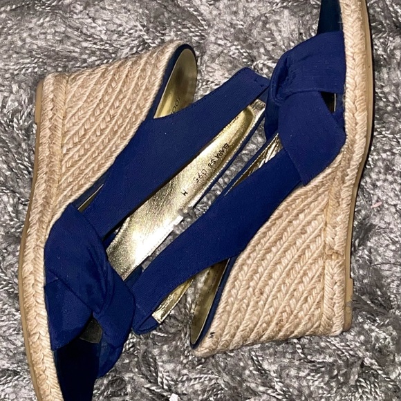 Blue sandals - Picture 3 of 4